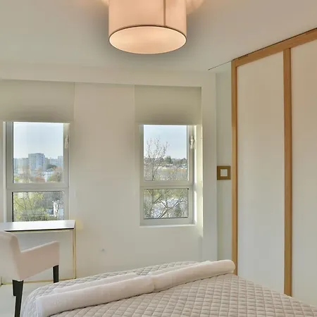Lighthouse Apartament *